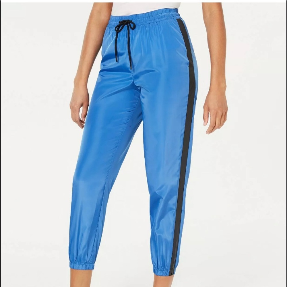 Women's Waisted Parachute Cropped Jogger pants